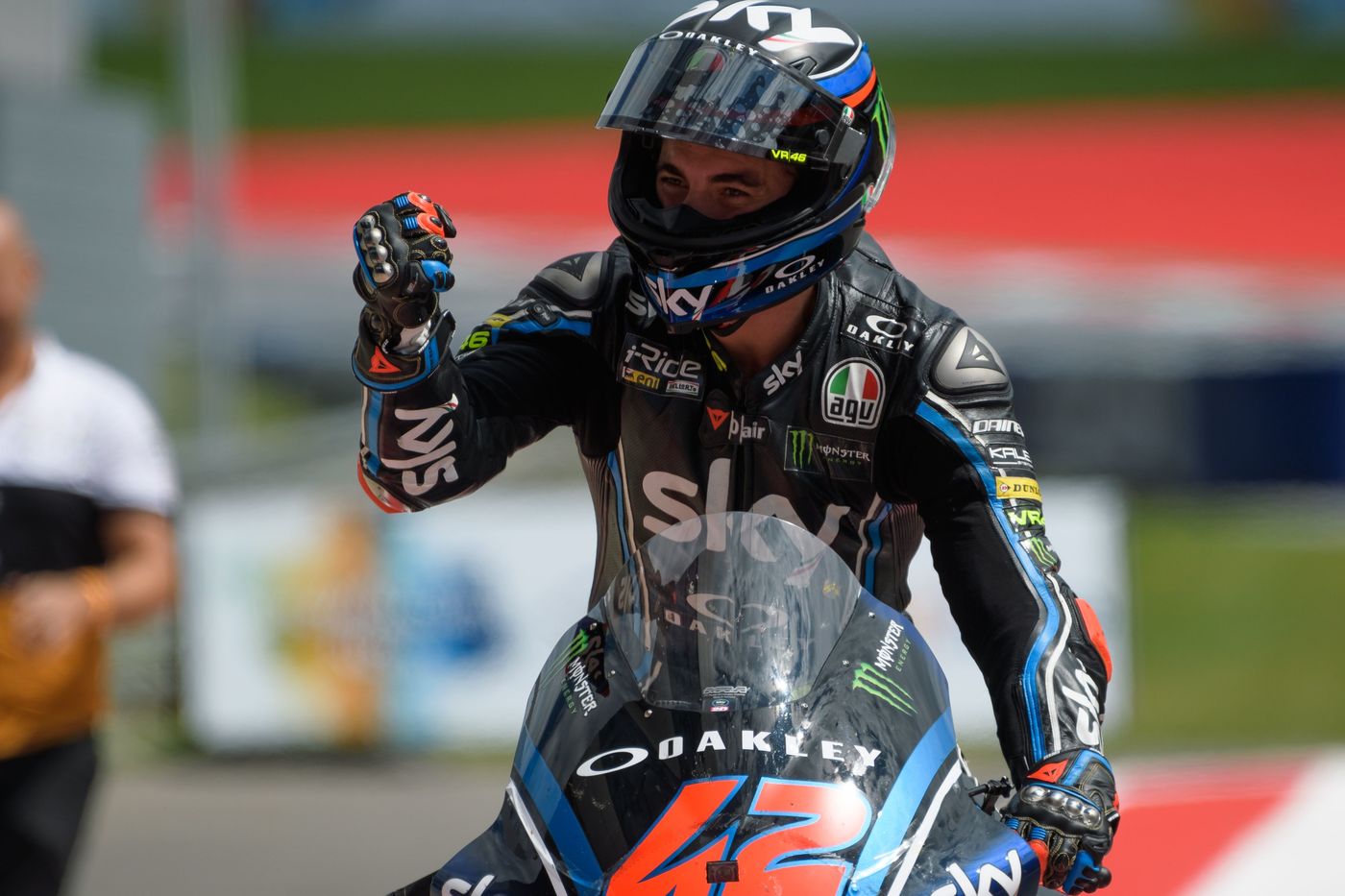 Italia Pazza Di Gioia Grande Festa In Casa Sky Racing Team Bagnaia