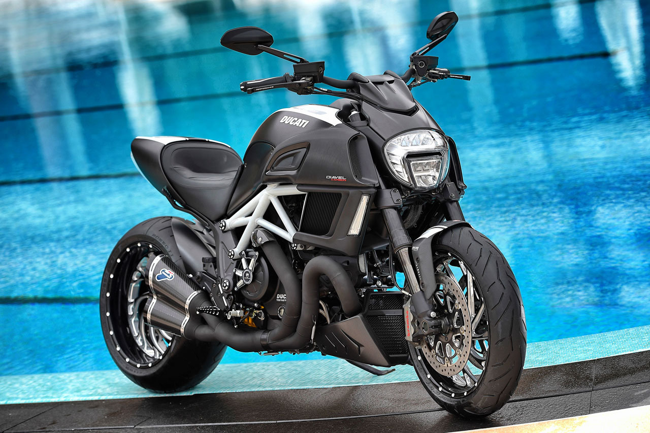 Ducati Diavel Carbon 2015