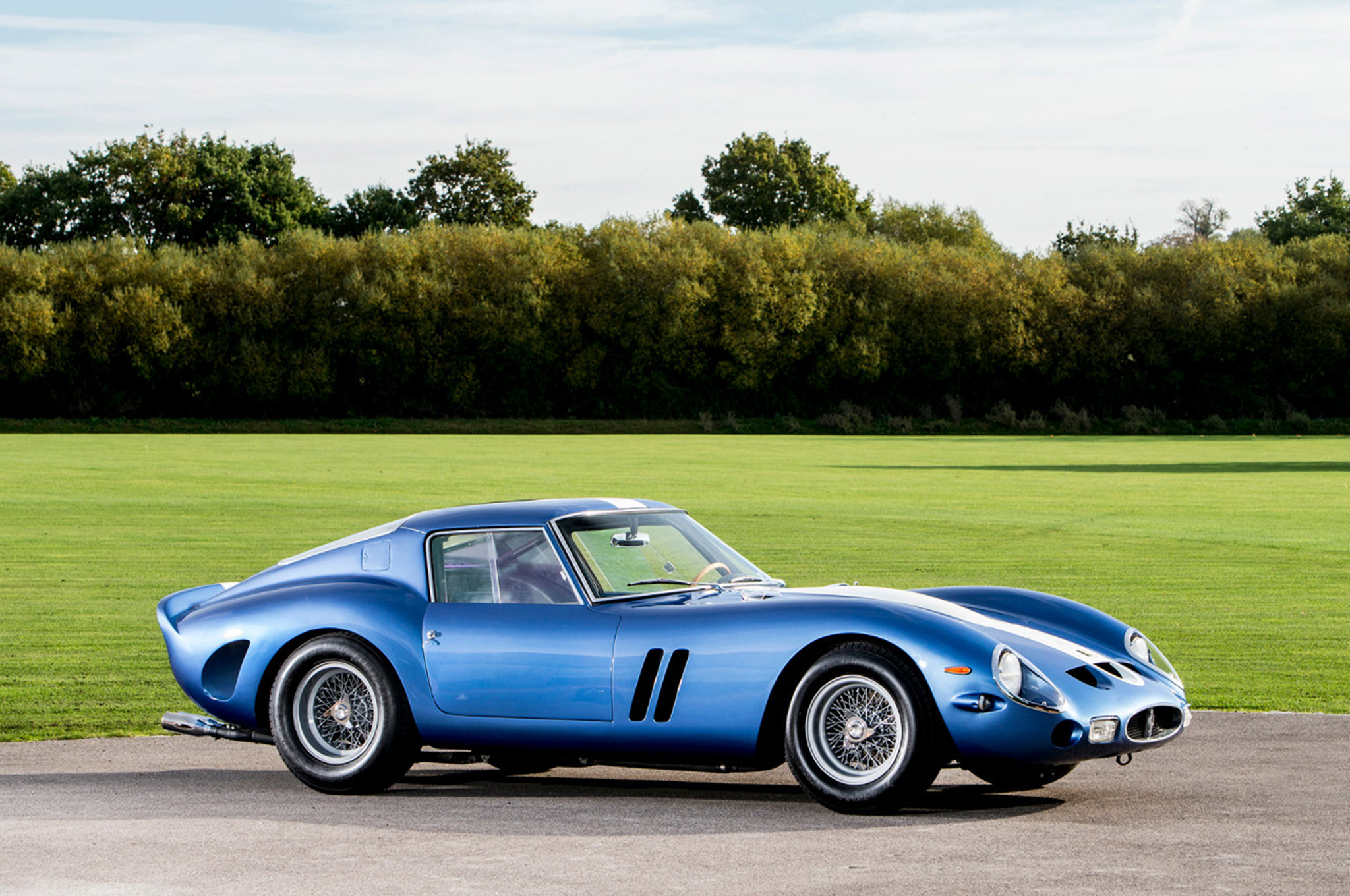 Известные автомобили. Ferrari 250 GTO 1962. Машина Ferrari 250 GTO. Ferrari 250 GTO 1962 года. Ferrari 250 GTO синий.