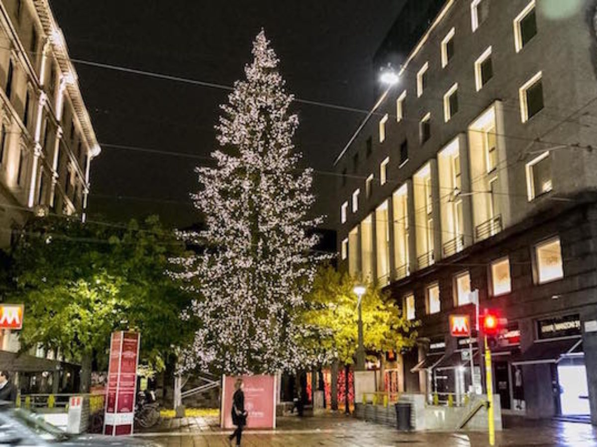 Albero Di Natale Con Foto Polaroid.Ubb Ywhegeq Xm