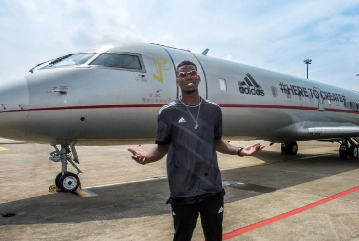 Самолетов футболист. Gulfstream v самолет Месси. Paul Pogba (Gulfstream g280. Личный самолет Месси. Личный самолет поля Погба.