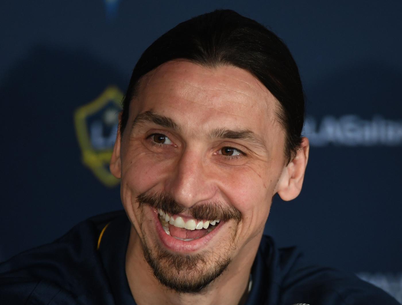 Ibrahimovic scherza su Nocerino, la moglie non la prende bene: dito medio e attacco social