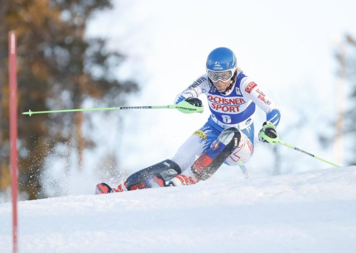 Sci Alpino - Petra Vlhova strapazza Mikaela Shiffrin nello ...