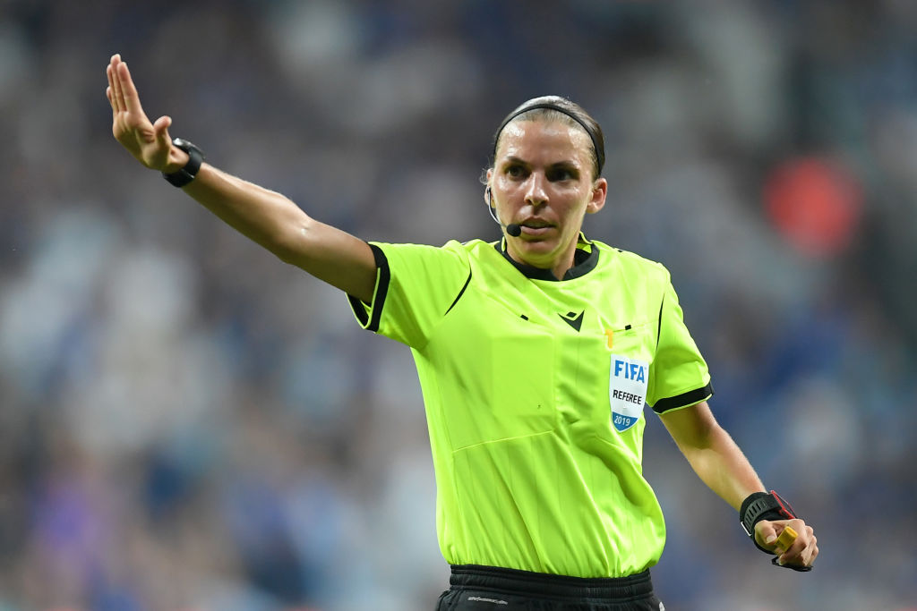 Chi è Stephanie Frappart L arbitro donna che dirigerà Juve Dinamo Kiev