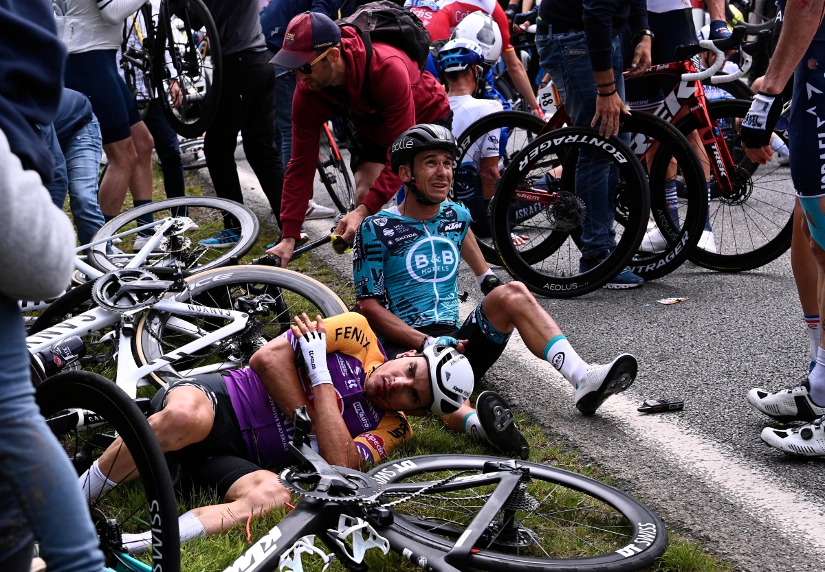 Cosa rischia la donna che ha causato la caduta al Tour de ...