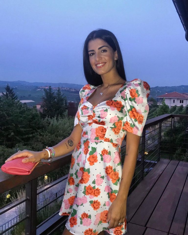 chi e la moglie di andrea belotti giorgia duro una splendida siciliana al fianco del calciatore azzurro foto