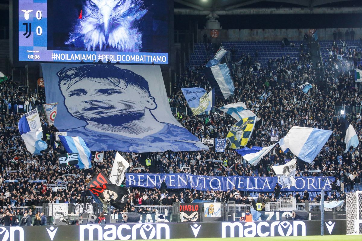 Immobile Da Brividi Premiazione E Coreografia L Attaccante Scoppia A