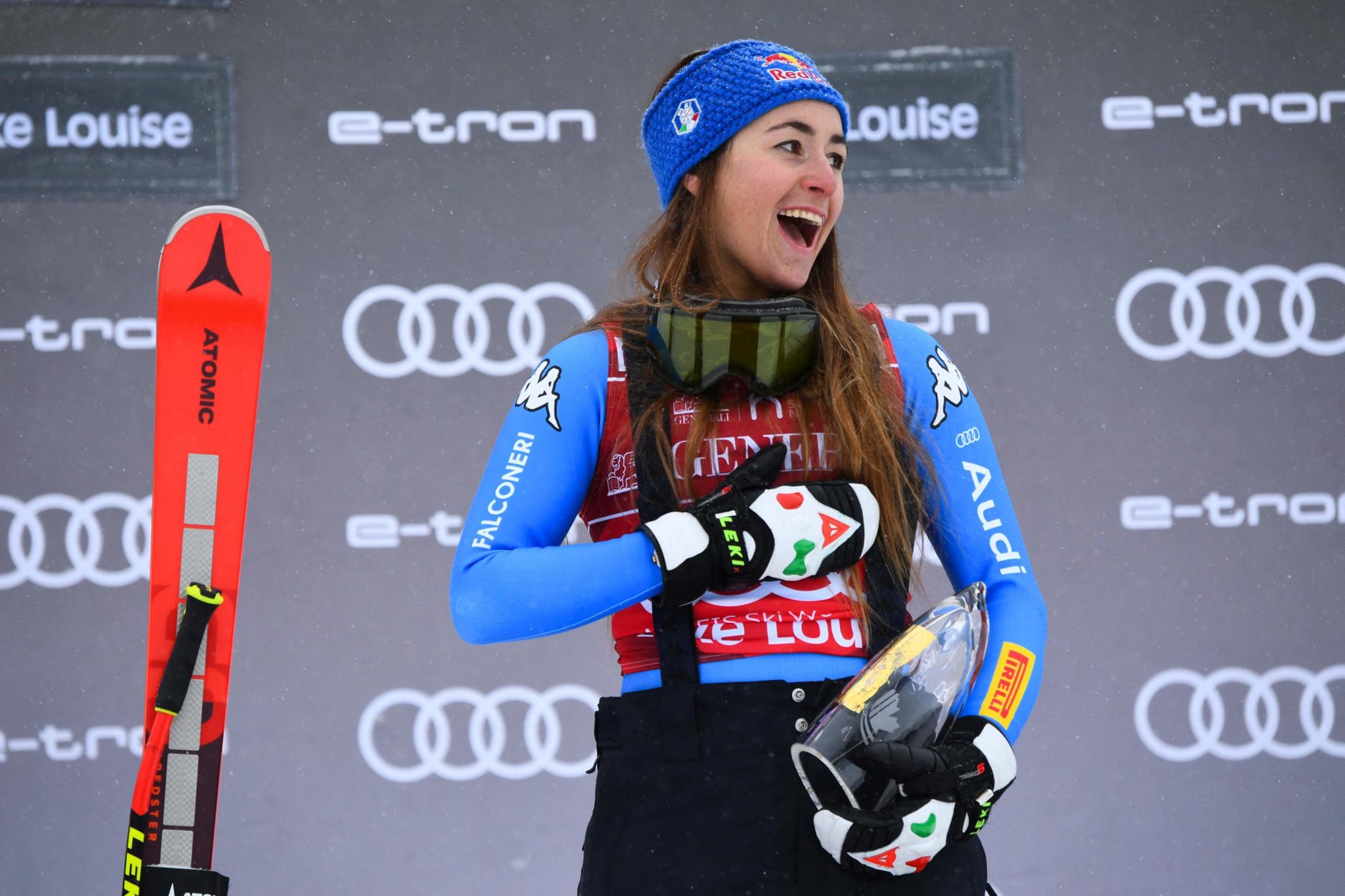 sofia goggia non si ferma piu clamorosa tripletta a lake louise l azzurra vince anche il super g