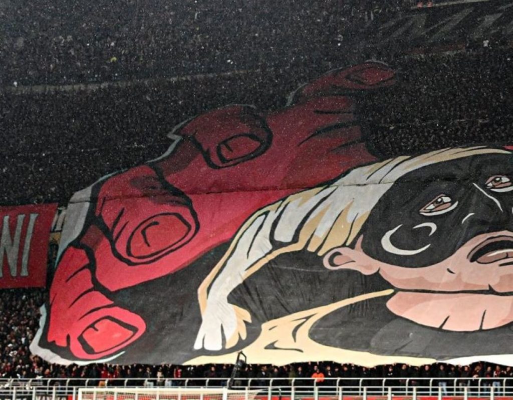 San Siro Regala Spettacolo Coreografia Da Urlo Prima Di Milan Napoli Foto E Video