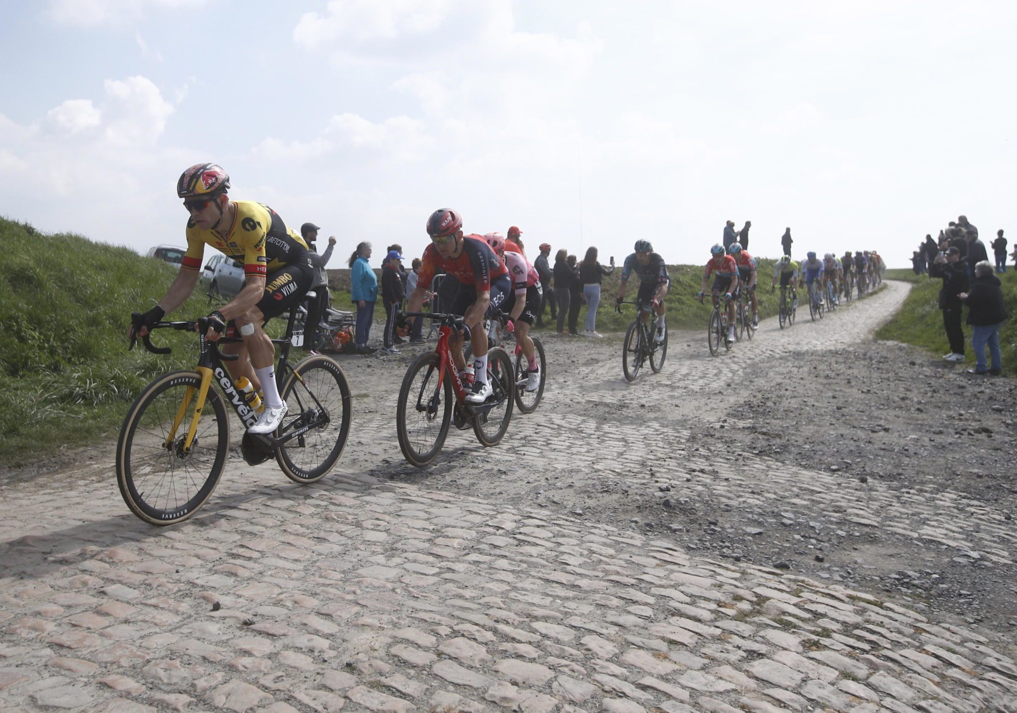 Una Parigi Roubaix Brutale I Cerotti Non Bastano Ferite E Vesciche